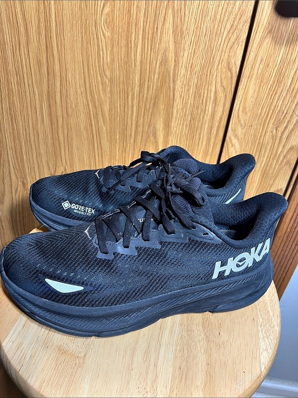 HOKA Clifton 9 Gore-Tex Athletic Shoes Black US 9 used once